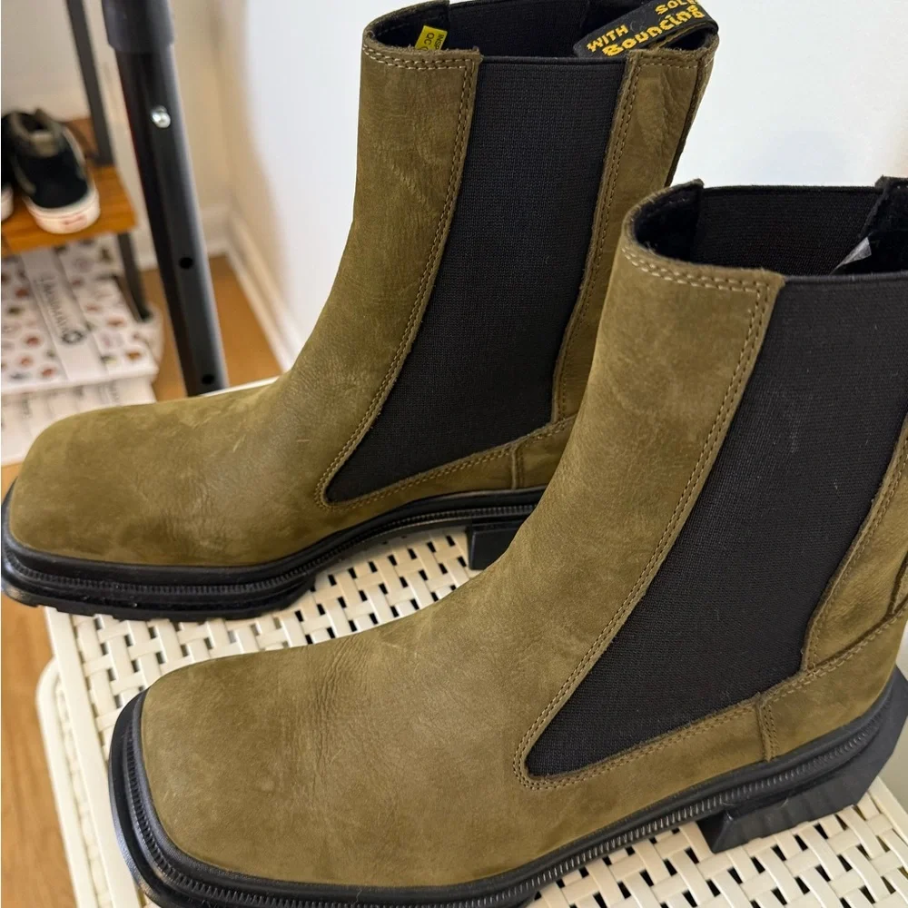 Dr. Martens
Maybole Chelsea Olive Buttersoft Boots - Picture 7 of 14